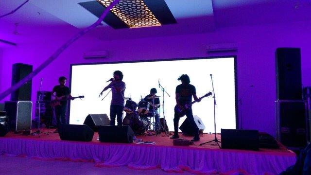 famous live band tyre sour lebanon