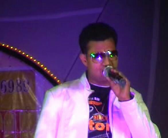 professional male singer tyre sour lebanon